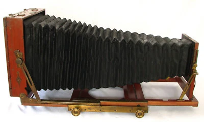 Antique Field Camera 6.5x8.5 Inch Triple Extension +Plate Holder, Wellings Brand - Image 1 of 4