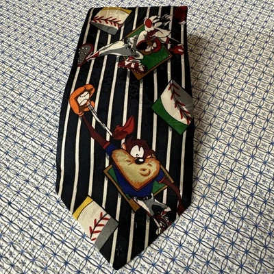 Bichos de béisbol vintage Looney Tunes Mania a rayas Bunny & Friends-61" L/3,75" W Foto 1 de 4