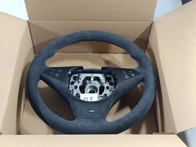 Volante BMW E60 E61 E63 E64 M REFINADO Alcantara Gamuza NUEVO OEM M5 M6 Foto 1 de 4
