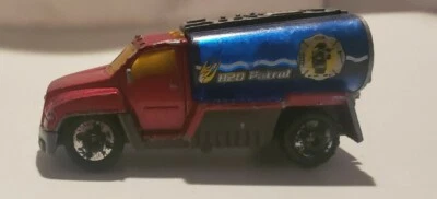 Matchbox 2001 Red Tanker Truck H20 Patrol - Image 1 of 4