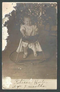 1910 RPPC* Foto de bebé niña caminando máquina usada tiene plegado y desgaste - Imagen 1 de 1