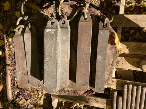 CAST IRON RARE WINDOW WEIGHTS SET OF 7 FROM THE ANTHRACITE COAL AREA OF PA Cover