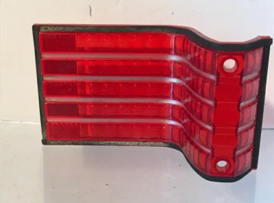 Объектив правого заднего фонаря AMC Rambler Classic 1966 TMC-592 GLO BRITE новый - Изображение 1 из 4