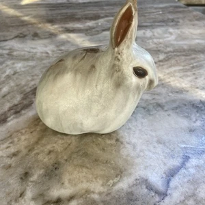 Andersen Design Studios Pottery Rabbit- Bunny-Sitting W/ Ears Up - Picture 1 of 4