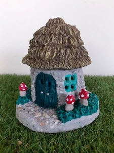 Fairy house / cottage indoor / outdoor sculpture - lights up - Picture 1 of 3