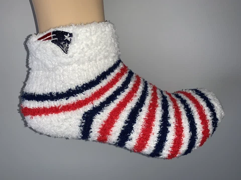 NEW ENGLAND PATRIOTS NFL FOOTBALL JERSEY LOGO WOMENS FOLD DOWN ANKLE FUZZY SOCKS Cover