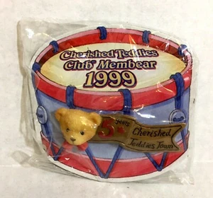 Cherished Teddies Bear Club 5 Year Member  Resin Membership PIN 1999  - Picture 1 of 3
