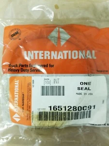1651280C91 Input Shaft Oil Seal Genuine International - Bild 1 von 3