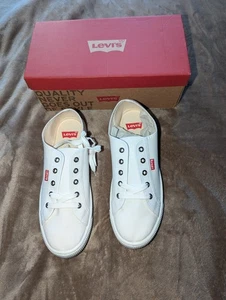 LEVI'S Women's Malibu Beach Trainers Sneakers White Canvas Lace Ups. Size UK 7.5 - Picture 1 of 13