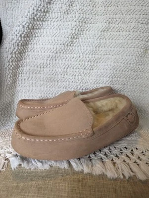MOCASSIM FEMININO DEARFOAMS FORRADO DE PELE DE LAREIRA SHEARLING COR AREIA TAMANHO 9 - Imagem 1 de 4