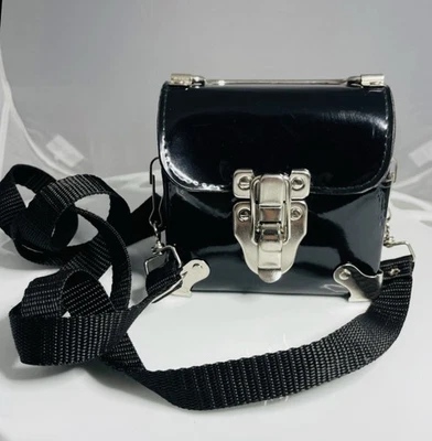 Mini Bolso Cartera Vintage Años 90 Negro Charol Tono Plateado Herrajes Steam Punk Foto 1 de 4