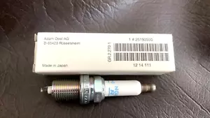 Genuine Vauxhall Astra H/J Insignia Corsa Spark Plug Part No : 25193550 - Picture 1 of 1