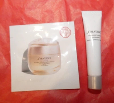 NEW SHISEiDO Benefiance Wrinkle Smoothing Day Cream Essential Energy Eye Definer - Image 1 of 2
