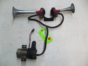 KAWASAKI 83 - 88 ZN1300 DOUBLE HORN SET ASSEMBLY OEM - Picture 1 of 7