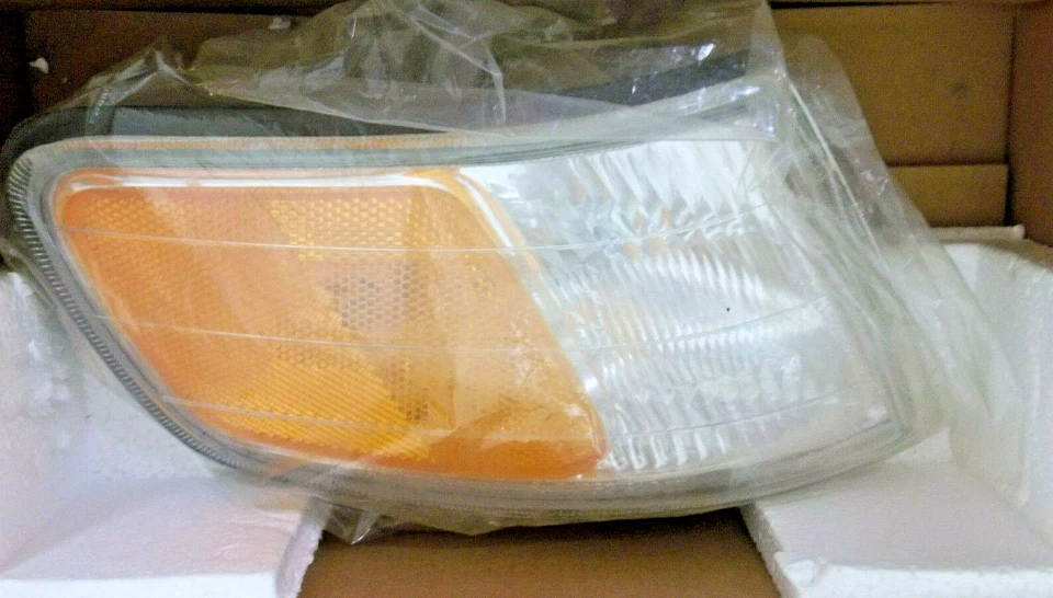 Conjunto de luz de estacionamiento/señal de giro frontal, derecha - Eagle Eyes HD107-B000R Foto 1 de 2