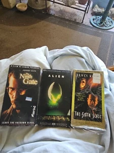 3 VHS Tapes Aliens 20th Anniversary The 6th Sense And The Ninth Gate - Picture 1 of 3