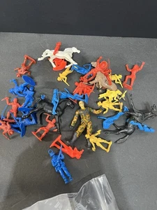 Vintage Plastic Variety Cowboys Indians Horses - Picture 1 of 5