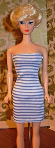 Puppe blau & weiß gestreiftes Kleid NUR passt: Barbie/Vintage Body Barbie - Bild 1 von 8