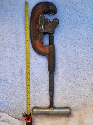 RIDGID Heavy Duty Pipe Cutter No. 2A 1/8" to 2" (No. 1-2) - Image 1 of 3