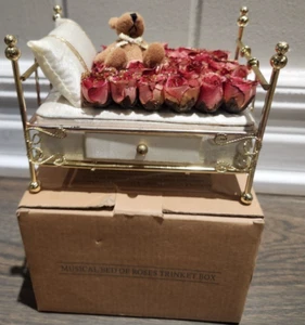 Avon Bed Of Roses Trinket Box New In Original Box JH19 - Picture 1 of 4