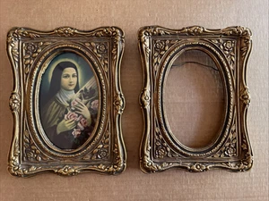Marcos de madera vintage enmarcados de Santa Teresa de Lisieux con rosas y crucifijo de 7,5”x6” 2 - Imagen 1 de 10