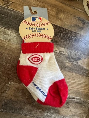 1990 vintage Cincinnati Reds, baby socks - Image 1 of 4