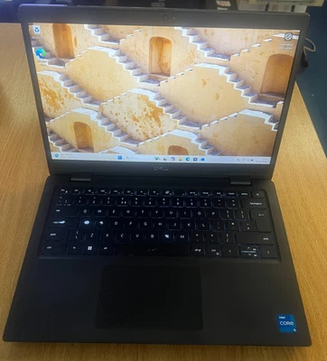 Dell Latitude 3420 14" 11th Gen i5-1135G7 8GB RAM 256GB NVMe Windows 11 Pro - Image 1 of 4