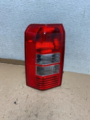 2008 to 2016 Jeep Patriot Left Lh Driver Side Tail Light Oem U8758 DW - Image 1 of 4