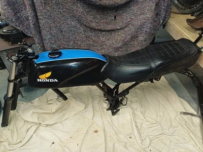 Honda CB250RS - Image 1 of 4