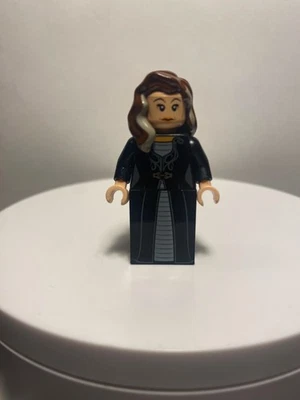 Lego Narcissa Malfoy Harry Potter Minifigure HP126 4865 - Image 1 of 4
