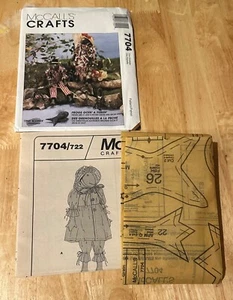 NERW UNCUT McCalls Sewing Pattern 7704 Stuffed Frog Family w/clothes & Fish 1995 - Picture 1 of 3