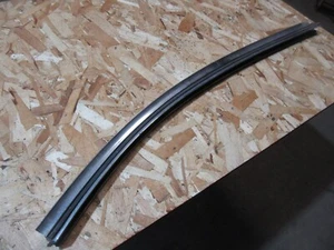 1960 Chevrolet Impala bubbletop quarter window roof weather seal trim molding D - Foto 1 di 7