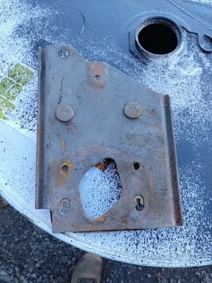 Dodge Charger 1968-1969 placa cortafuegos de freno manual carrocería B Foto 1 de 2