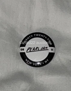 PEARL JAM - 11 de septiembre MSG NYC 2022 - Botón PIN 2 - Vedder Gigatón Ciudad de Nueva York - Imagen 1 de 1