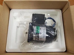 ๐ NEW ORIENTAL MOTOR E2440-324 SPEED CONTROL MOTOR 115 VAC 6 WATT 2 ยตF - Picture 1 of 7