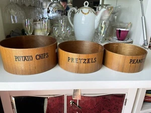 Wood Serving Set of 3 Bowls CHIPS PRETZELS PEANUTS Barware Taiwan Maison VTG - Picture 1 of 7