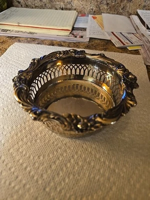 Posavasos florales de vino con estampado Lunt holloware plateado de elocuencia plateado. Foto 1 de 4