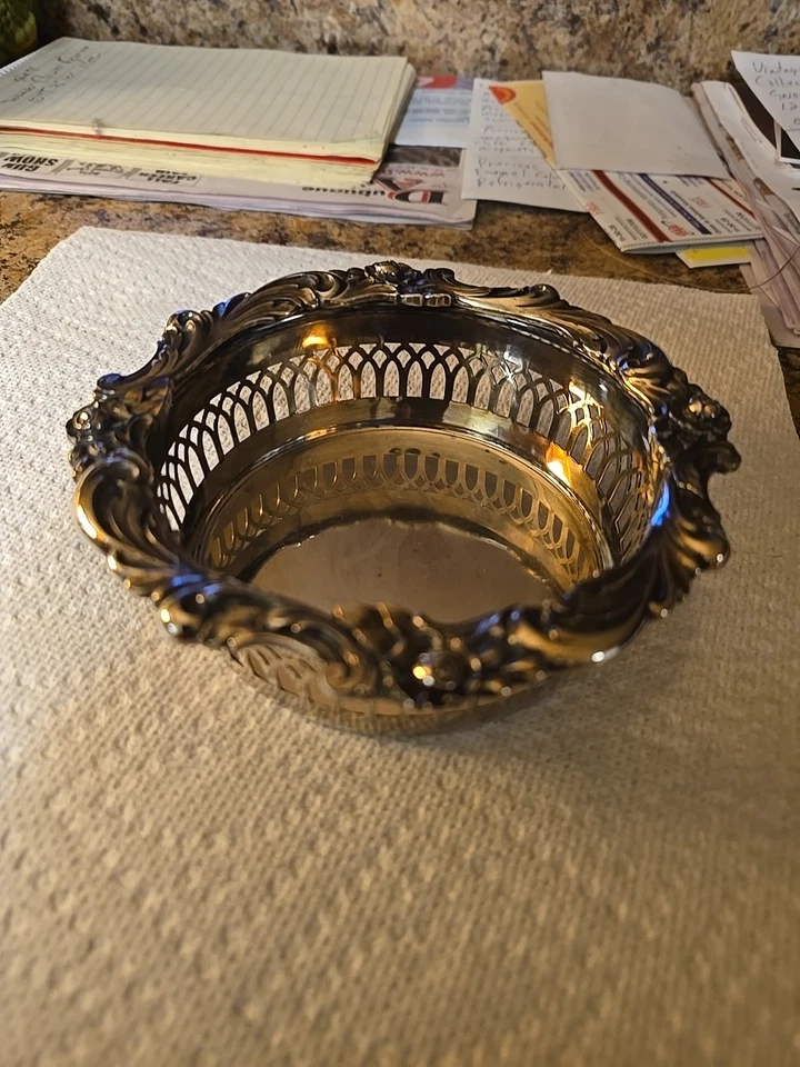 Posavasos florales de vino con estampado Lunt holloware plateado de elocuencia plateado. Foto 1 de 4