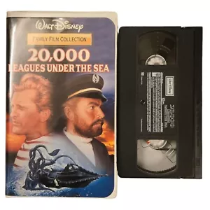 Walt Disney Vhs 20000 Leagues Under The Sea Family Film Collection Clamshell - Picture 1 of 8