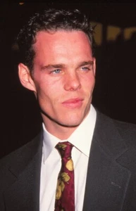Dia Kevin Dillon Celebrity Photo Agency 1994 KB-format Fotograf P6-27-2-3 - Bild 1 von 1