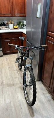 Bicicleta de montaña Titus aluminio 17 pulgadas suspensión completa Pay Pal solamente Foto 1 de 4