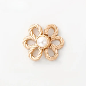 1 Pair of Alloy Flower Faux Pearl Button Beaded Hollow Out Sewing Accessories - Picture 1 of 8