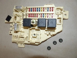 RH Kick Panel Accessory Fuse and Relay Panel Assembly Jeep Cherokee XJ 1997-2001 - Picture 1 of 4