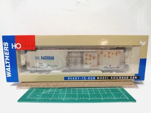 Walthers HO Custom Weathered w/Graffiti 70' Cryogenic Reefer BNSF/Nestle #790002 - Picture 1 of 11