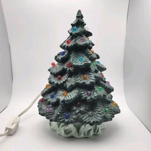 Árbol de Navidad de cerámica de colección con base verde oscuro iluminado Nowells decoración navideña - Imagen 1 de 8