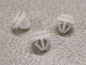 10 Clips de Fixation Agrafe PEUGEOT 106 Ph.2 206 306 806 Expert Evasion Jumpy - Imagen 1 de 6
