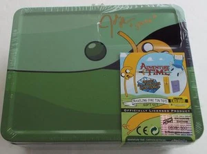 SIGNED SacAnime ADVENTURE TIME John Dimaggio JAKE SDCC EXCLUSIVE TIN TOTE #838 - Picture 1 of 1