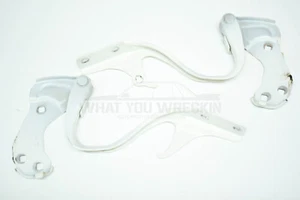 VGC: GENUINE FIAT 500 / 500C & ABARTH BONNET HINGES / ARMS - PAIR - WHITE 08-14 - Picture 1 of 3