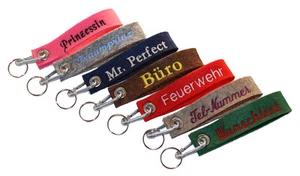Schlüsselanhänger aus Filz und Karabinerhaken  mit Namen/Wunschtext bestickt -  - Bild 1 von 4