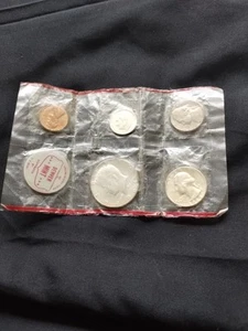1964D Mint Uncirculated U.S. Mint Set In Cello 5 Coin - Picture 1 of 5